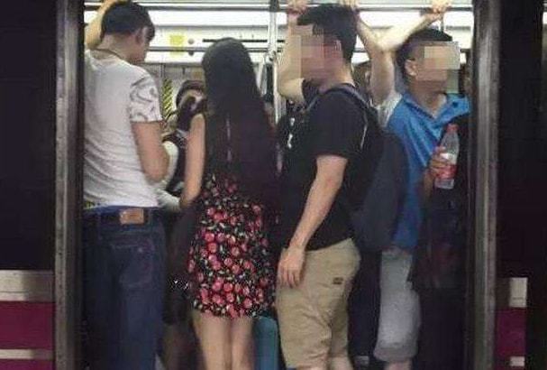 广州一女子坐地铁时，两次遭同一男子猥亵，竟用下体磨蹭女子大腿